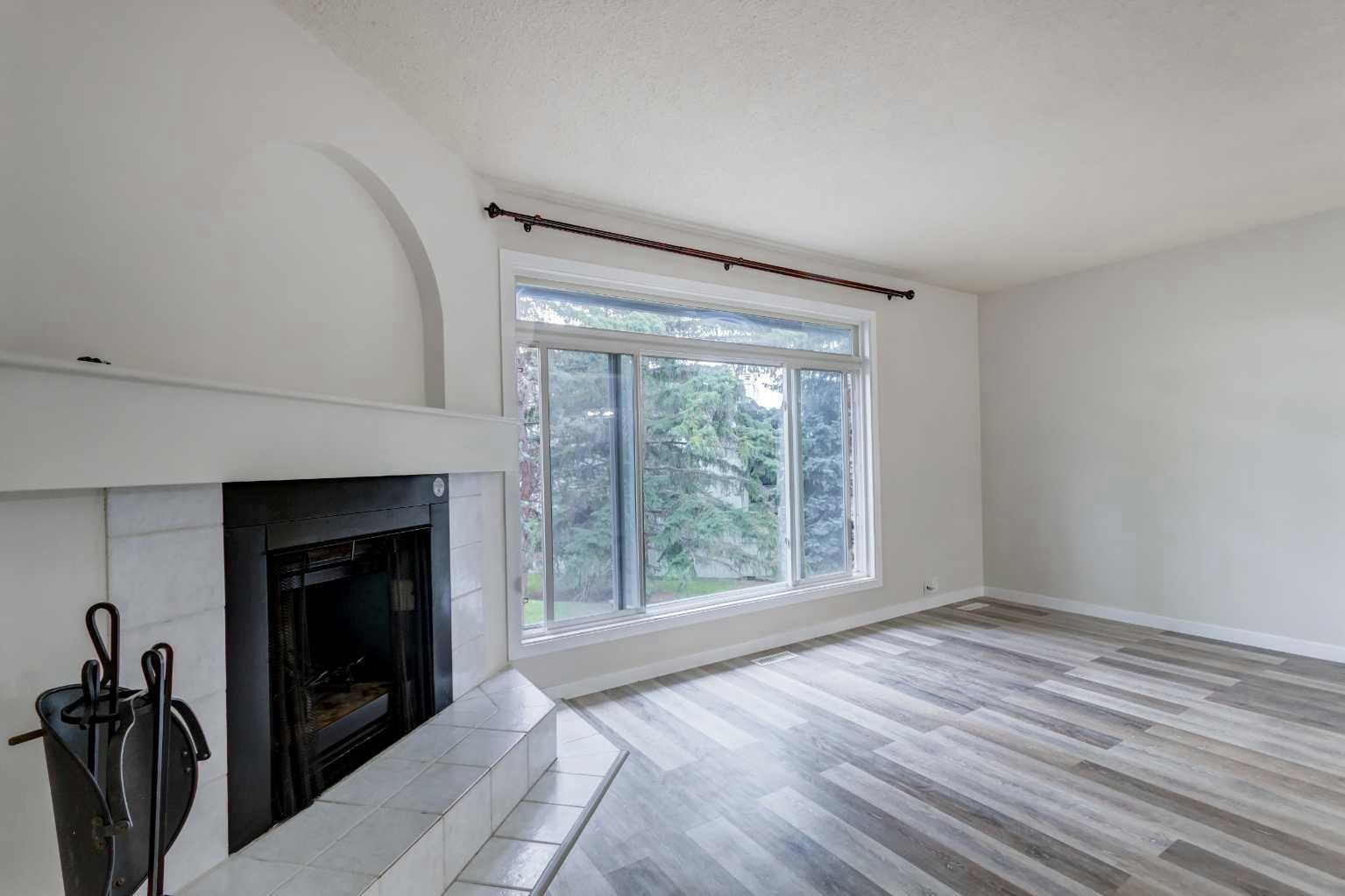 12-310 Brookmere Road SW, Calgary, AB, T2W 2T7