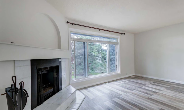 12-310 Brookmere Road SW