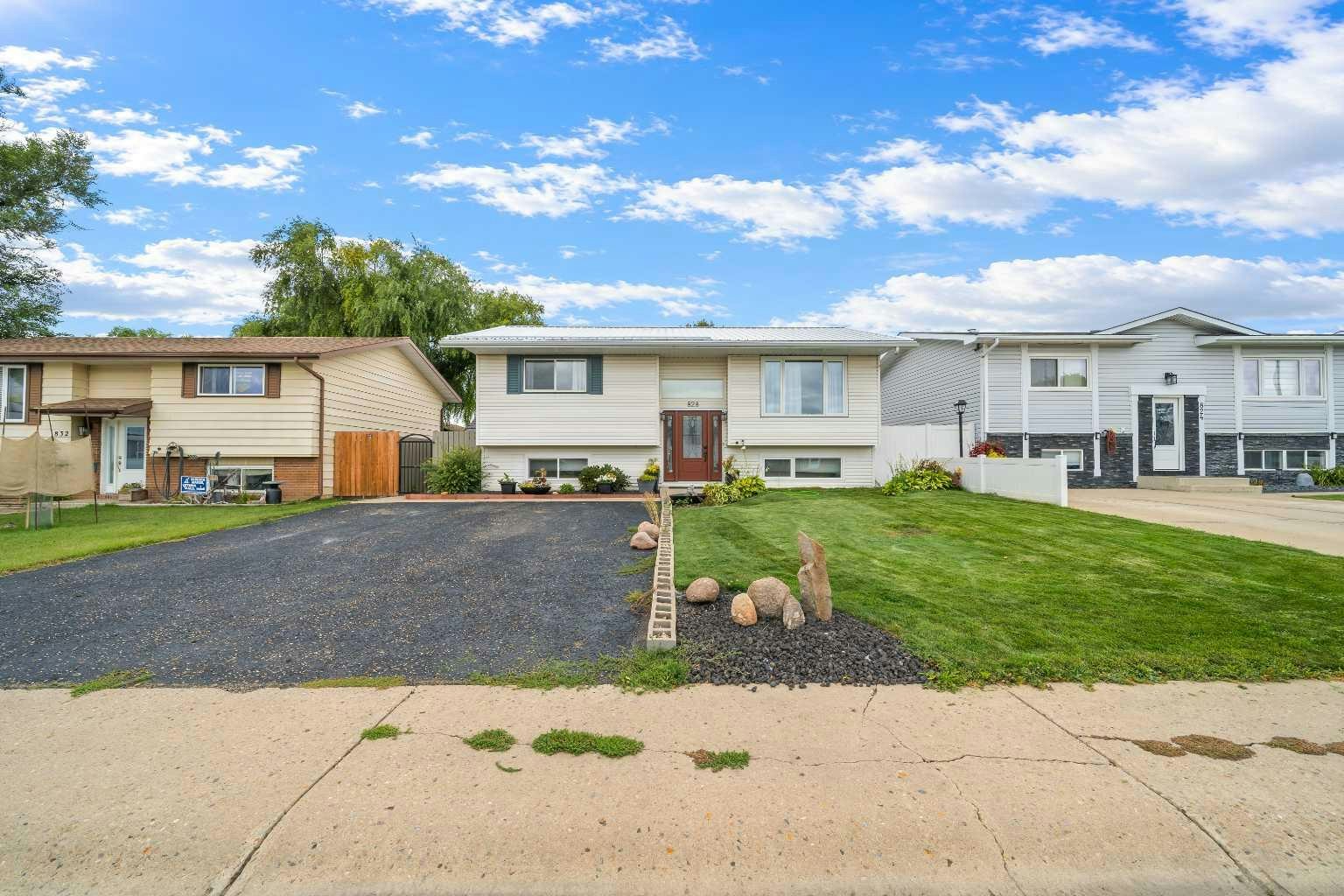 828 6 Street SE, Redcliff, AB, T0J 2P0