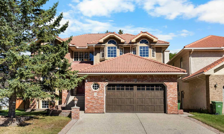 52 Edgeview Road NW