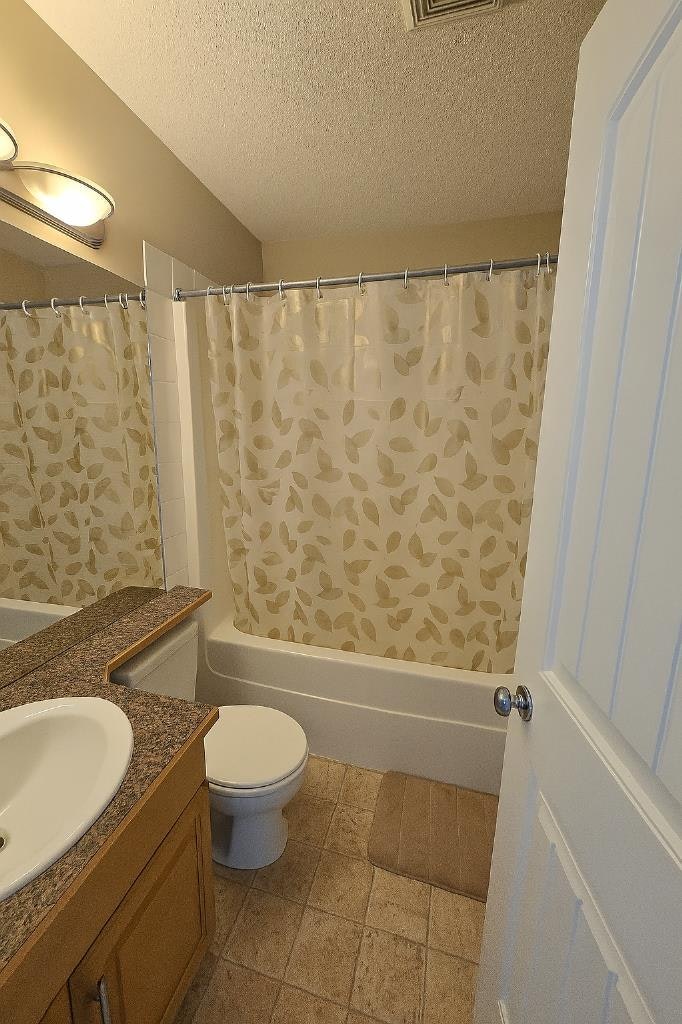 11338 82 Avenue, Grande Prairie, AB, T8W 0A7 - 8