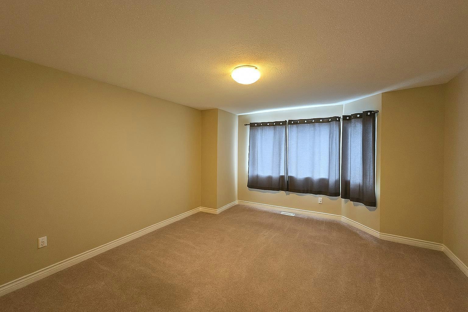 11338 82 Avenue, Grande Prairie, AB, T8W 0A7 - 4