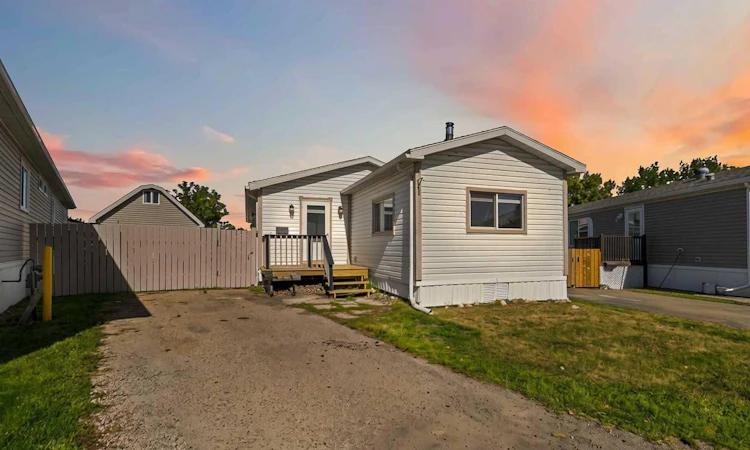 108 Grecian Place