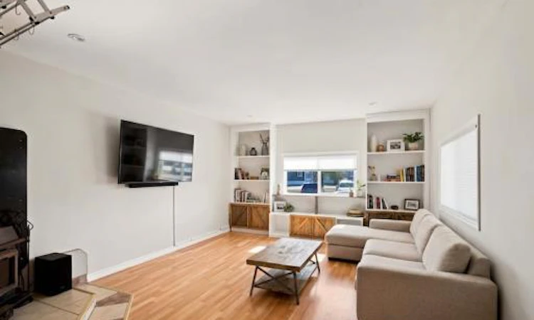 108 Grecian Place