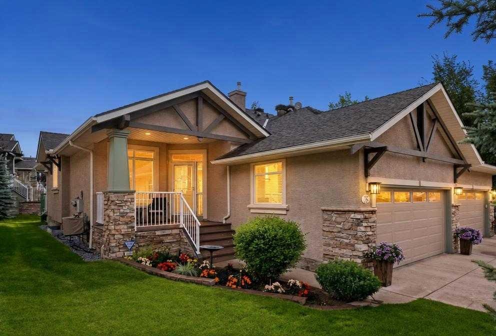 36 Discovery Woods Villas SW, Calgary, AB, T3H 5A7