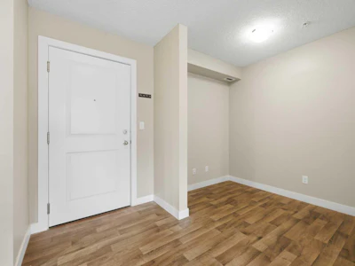 1110-625 Glenbow Drive - 3
