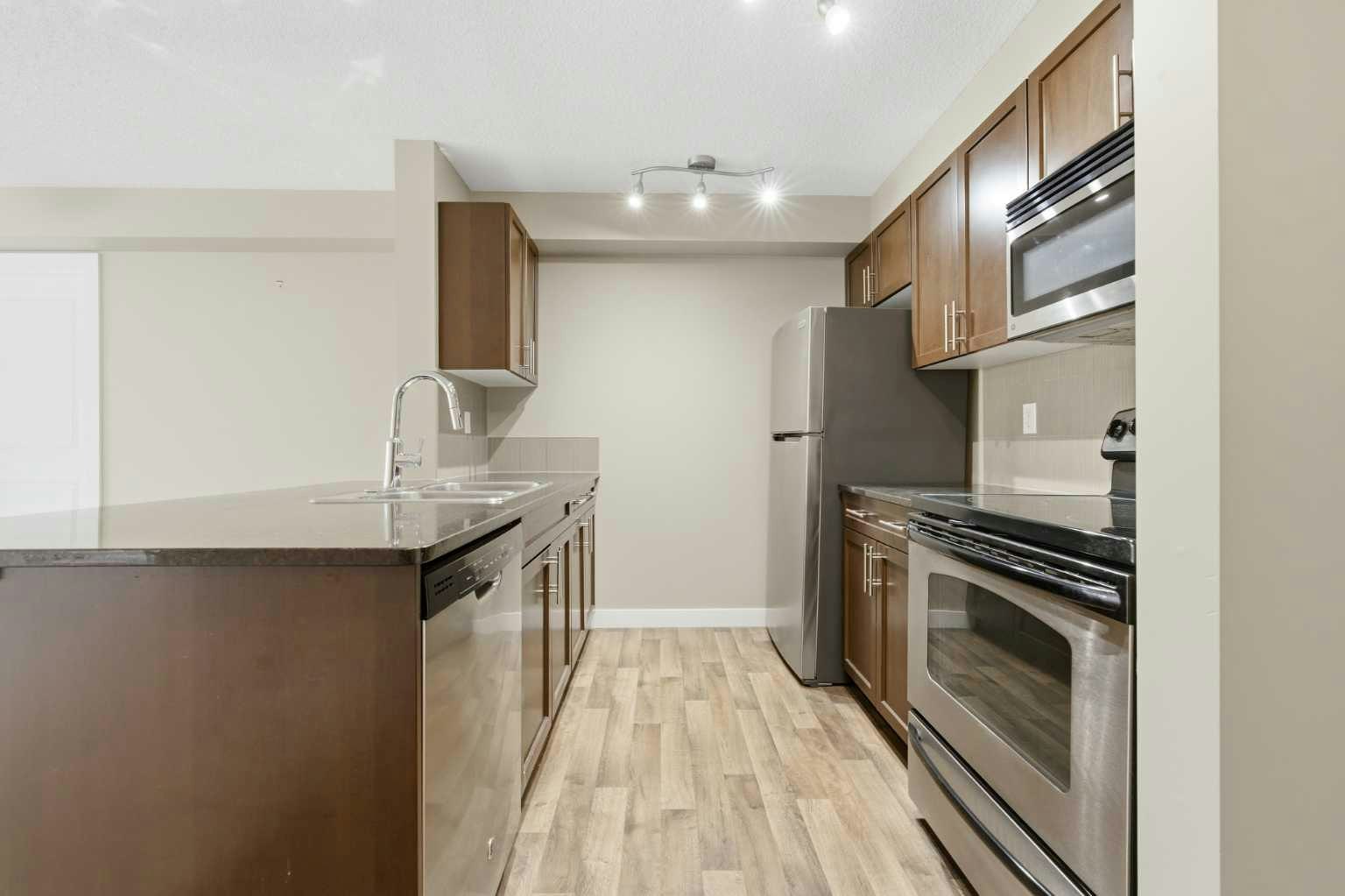 1110-625 Glenbow Drive - 5