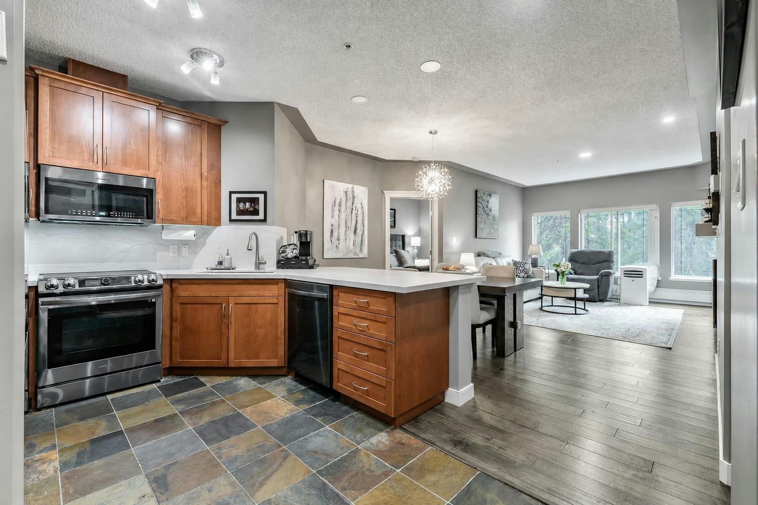 233-20 Discovery Ridge Close SW, Calgary, AB, T3H 5X4