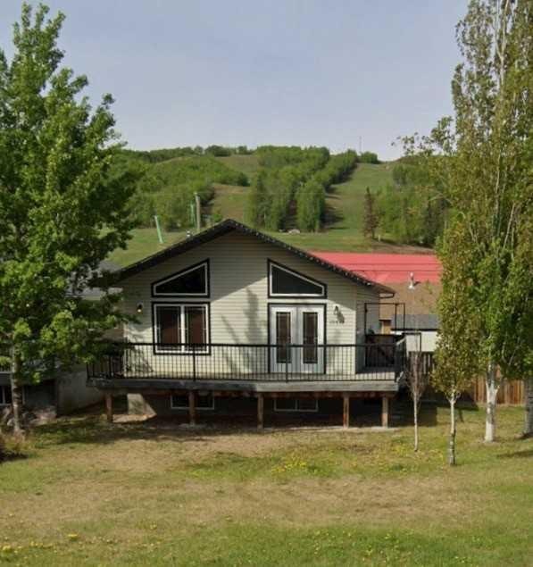 10410 90 Street, Peace River, AB, T8S 1P1