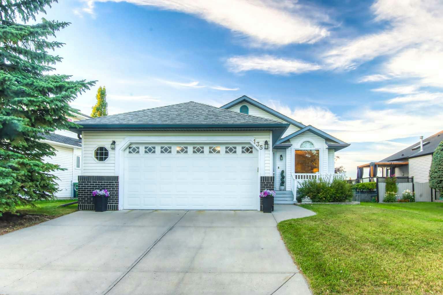 135 Woodside Road NW, Airdrie, AB, T4B 2E3