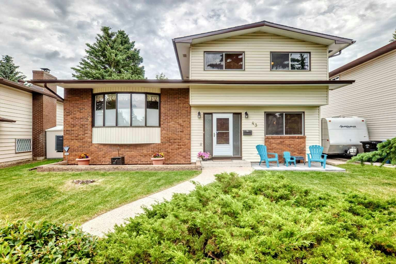 43 Brabourne Mews SW, Calgary, AB, T2W 2V9