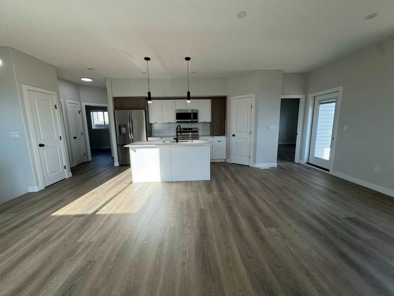 B-10210 128 Avenue, Grande Prairie, AB, T8V 6S9 - 6