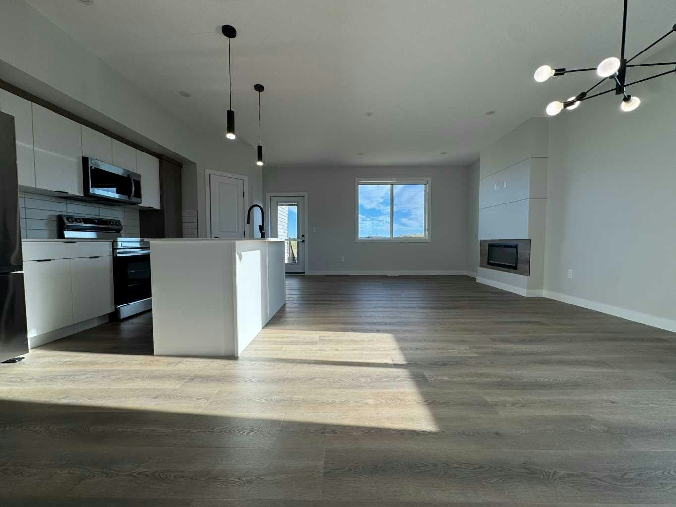 B-10210 128 Avenue, Grande Prairie, AB, T8V 6S9 - 4