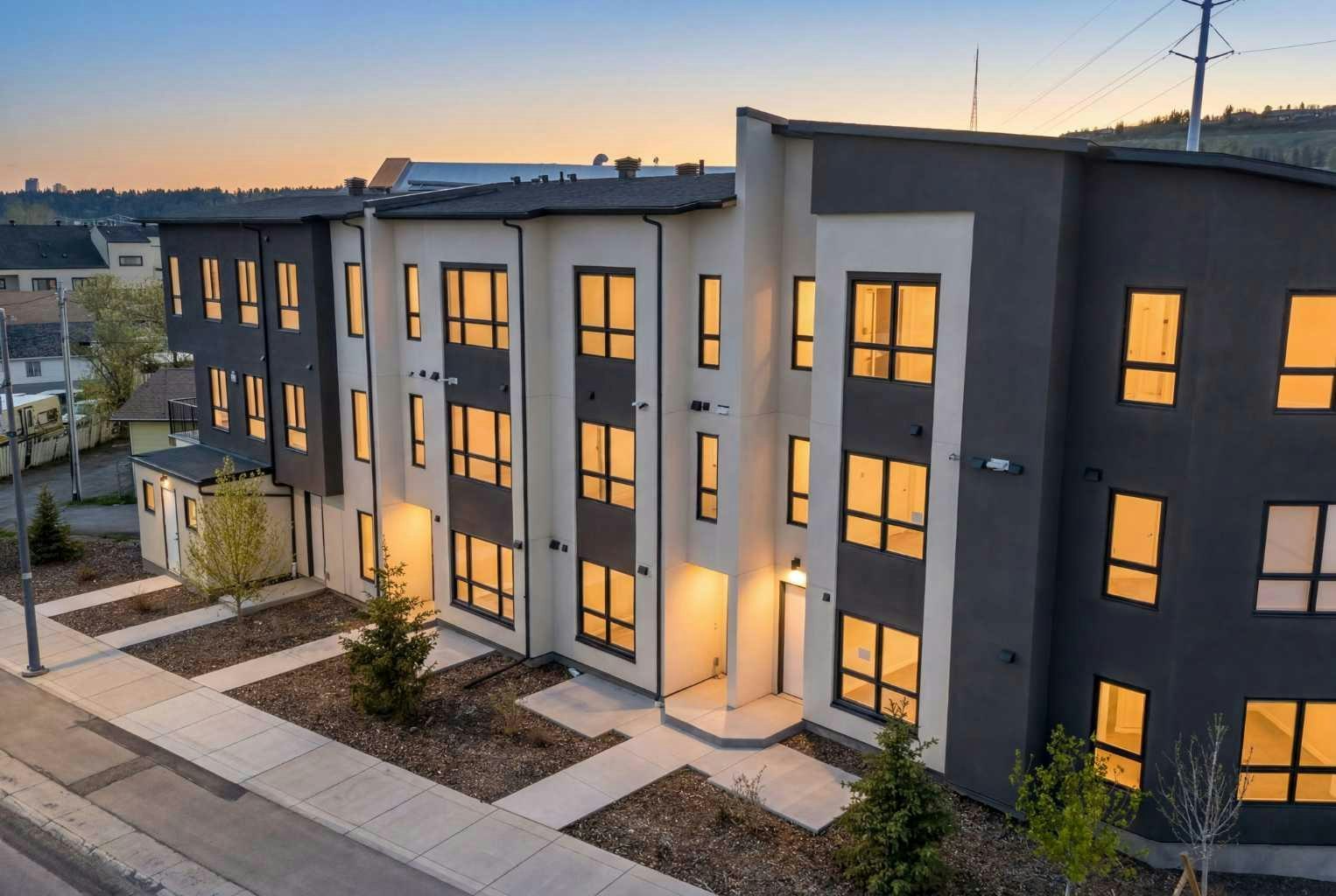 4907 Bowness Road NW, Calgary, AB, T3B 1H1