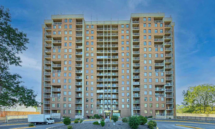 513-4944 Dalton Drive NW