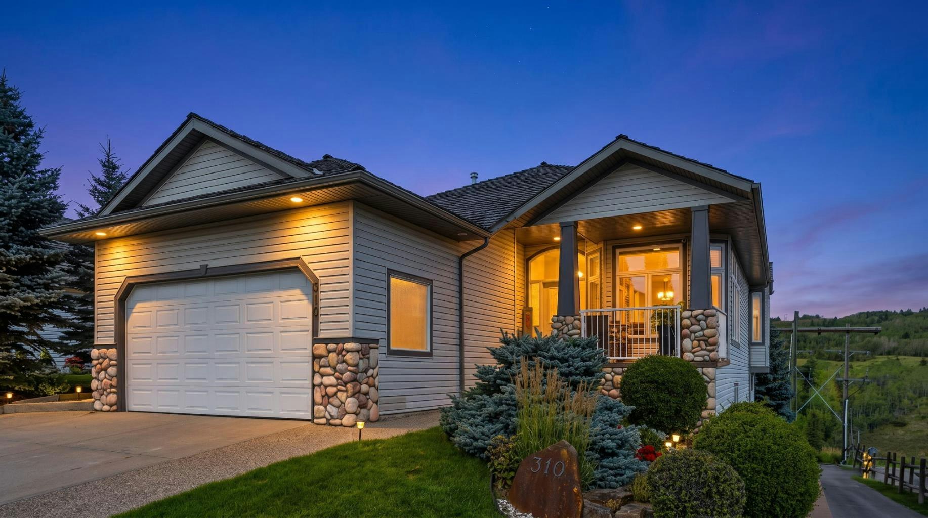 310 Gleneagles View, Cochrane, AB, T4C 2H4