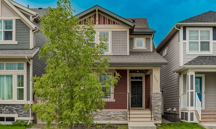 237 Masters Road SE