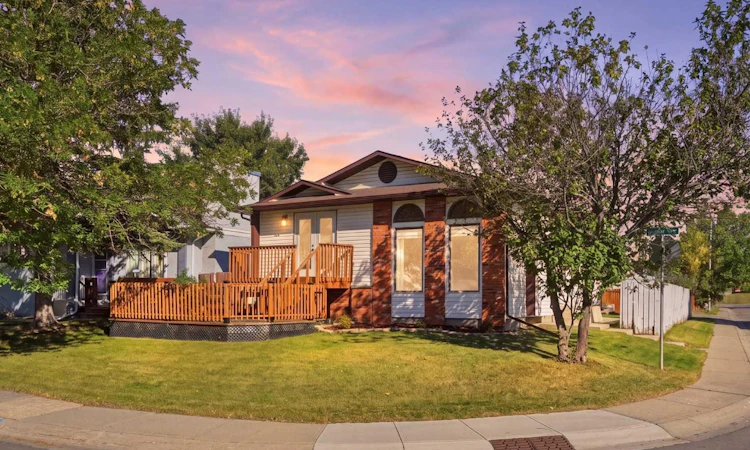 236 Marquis Place SE