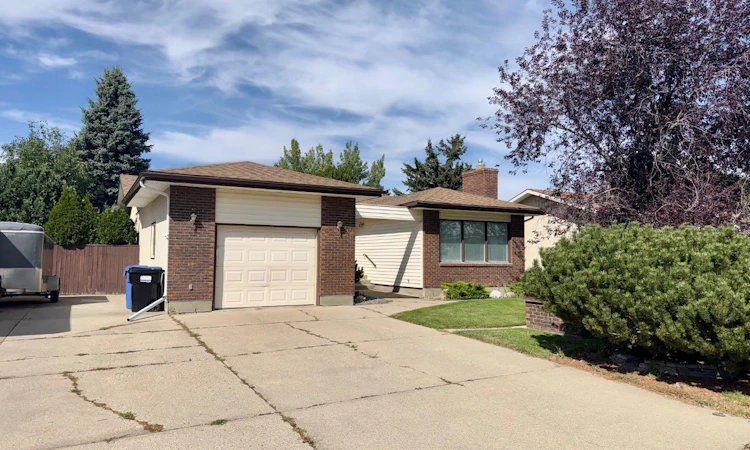 25 Nevada Place W