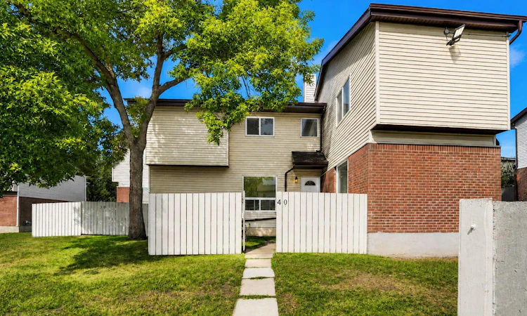 40-32 Whitnel Court NE