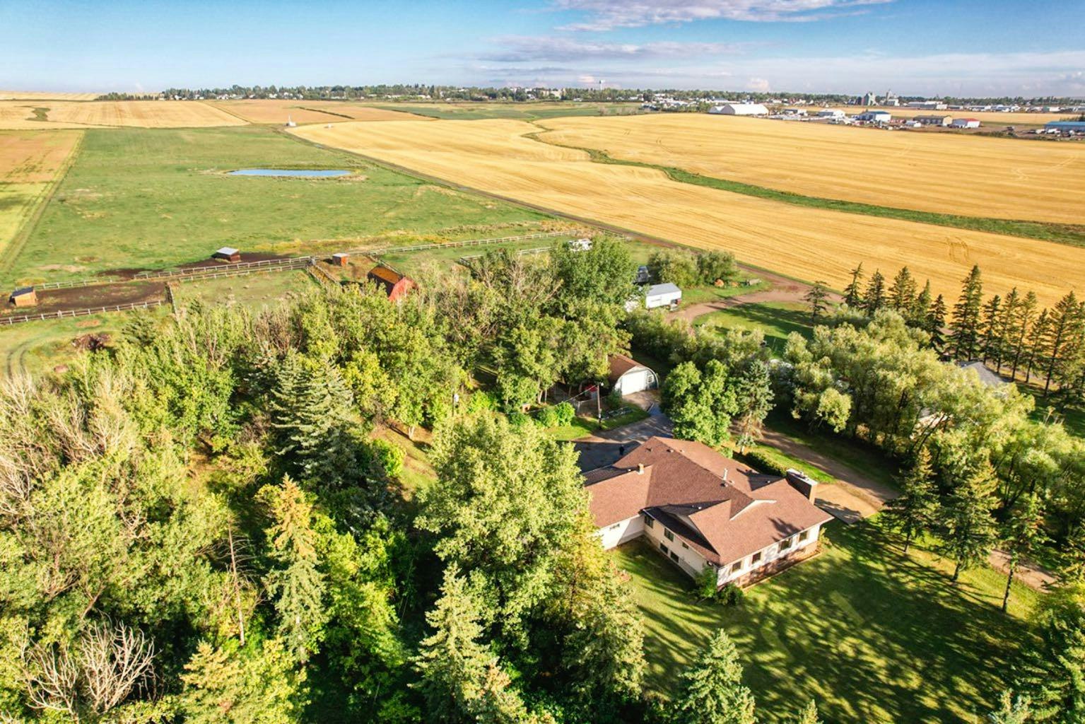 320045 Range Road 241, Rural Kneehill County, AB, T0M 2A0