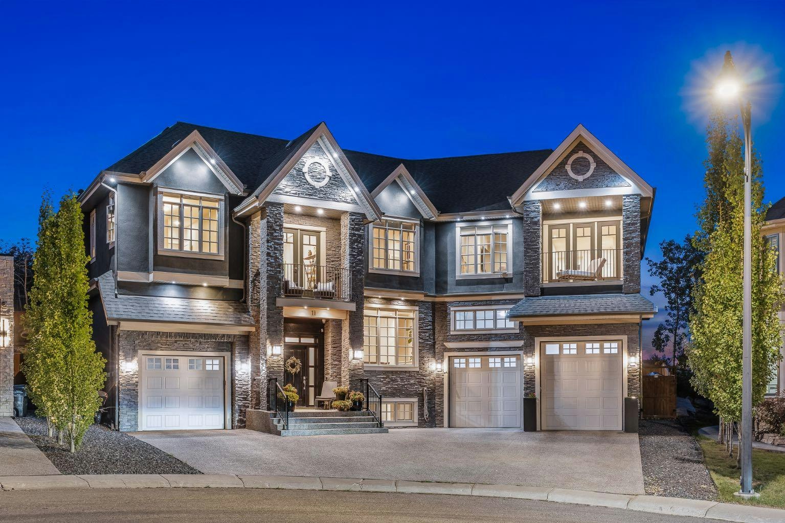 11 Elveden Place SW, Calgary, AB, T3H 0L1