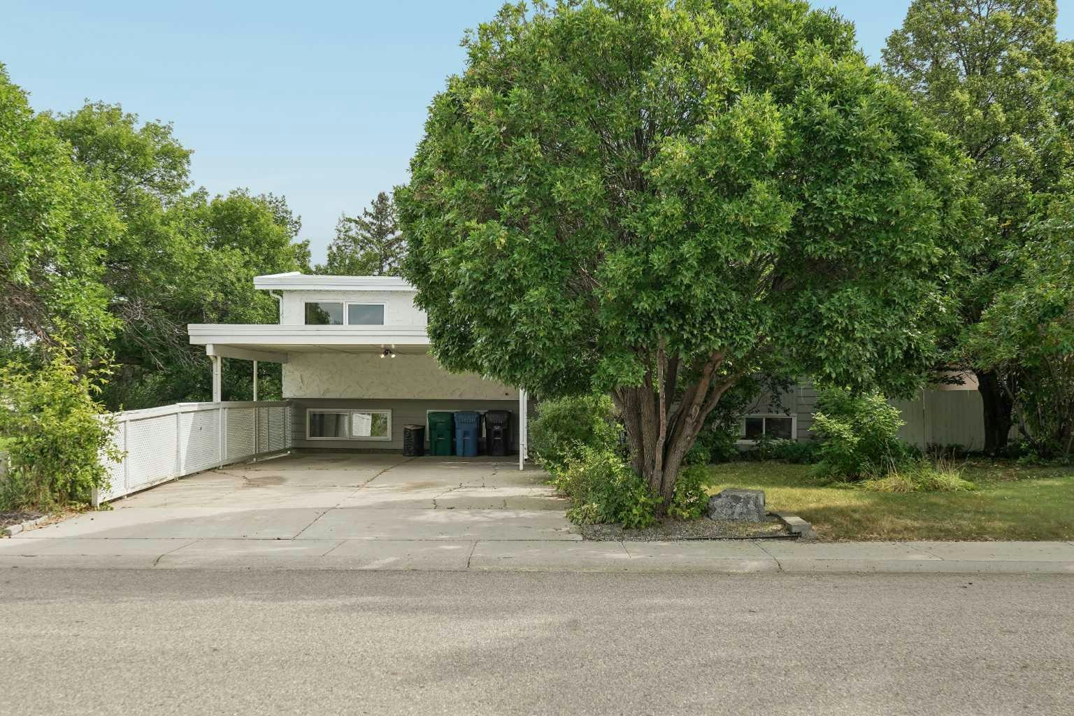 2409 20 Street N, Lethbridge, AB, T1H 4T9