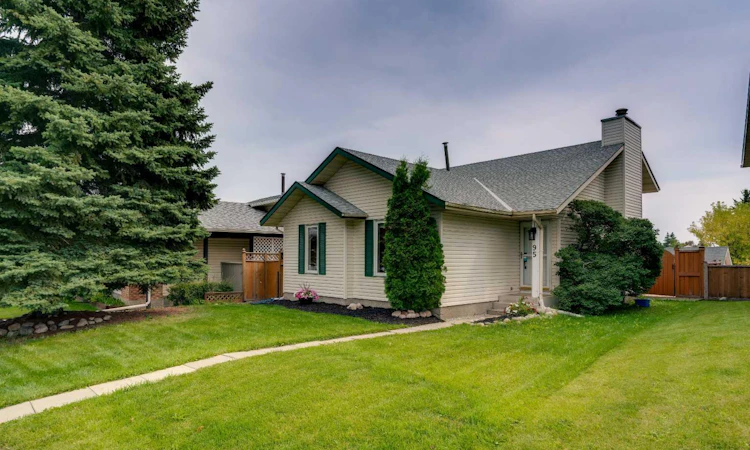 95 Shawglen Rise SW