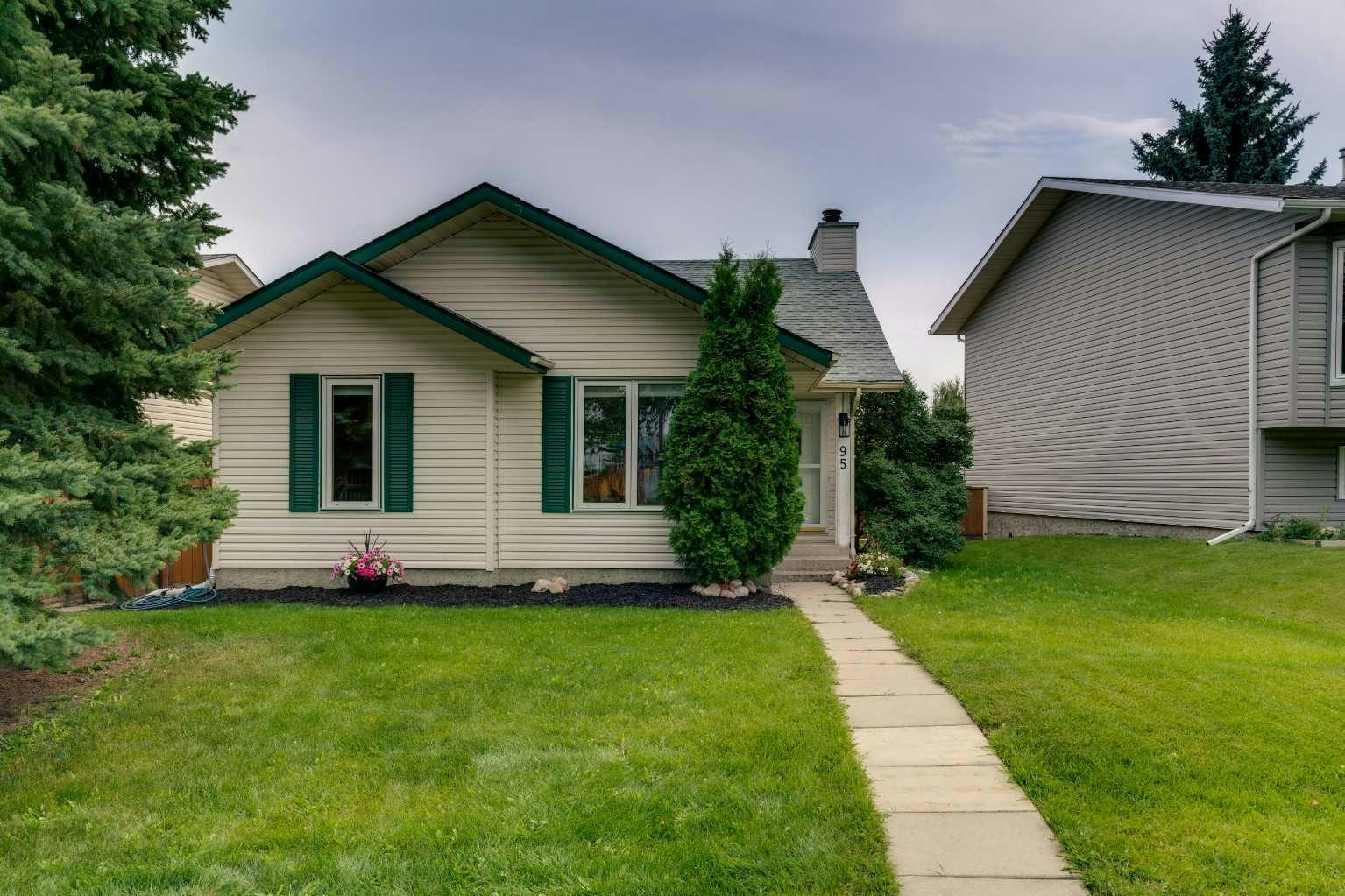 95 Shawglen Rise SW, Calgary, AB, T2Y 1Z2