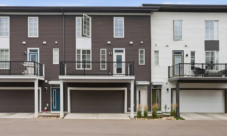 174 Walgrove Common SE