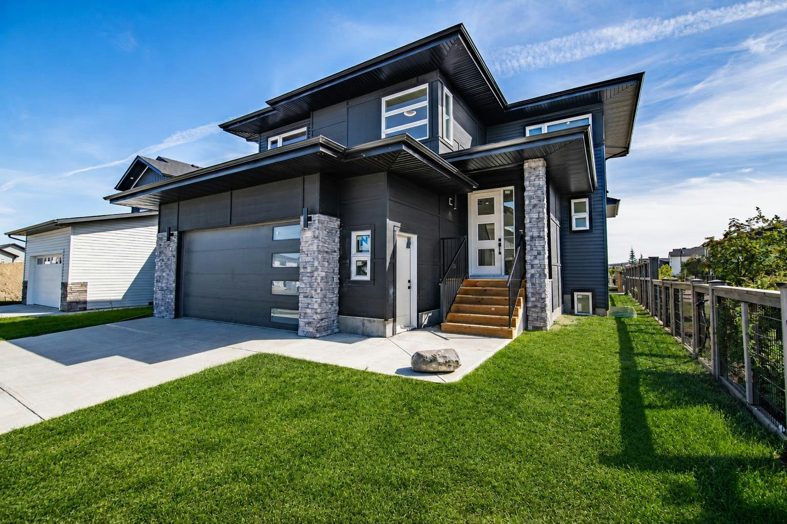 33 Thatcher Avenue, Red Deer, AB, T4P 0Y5