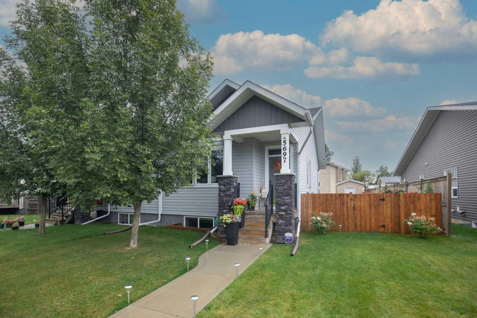 5697 45 Avenue, Lacombe, AB, T4L 1M6