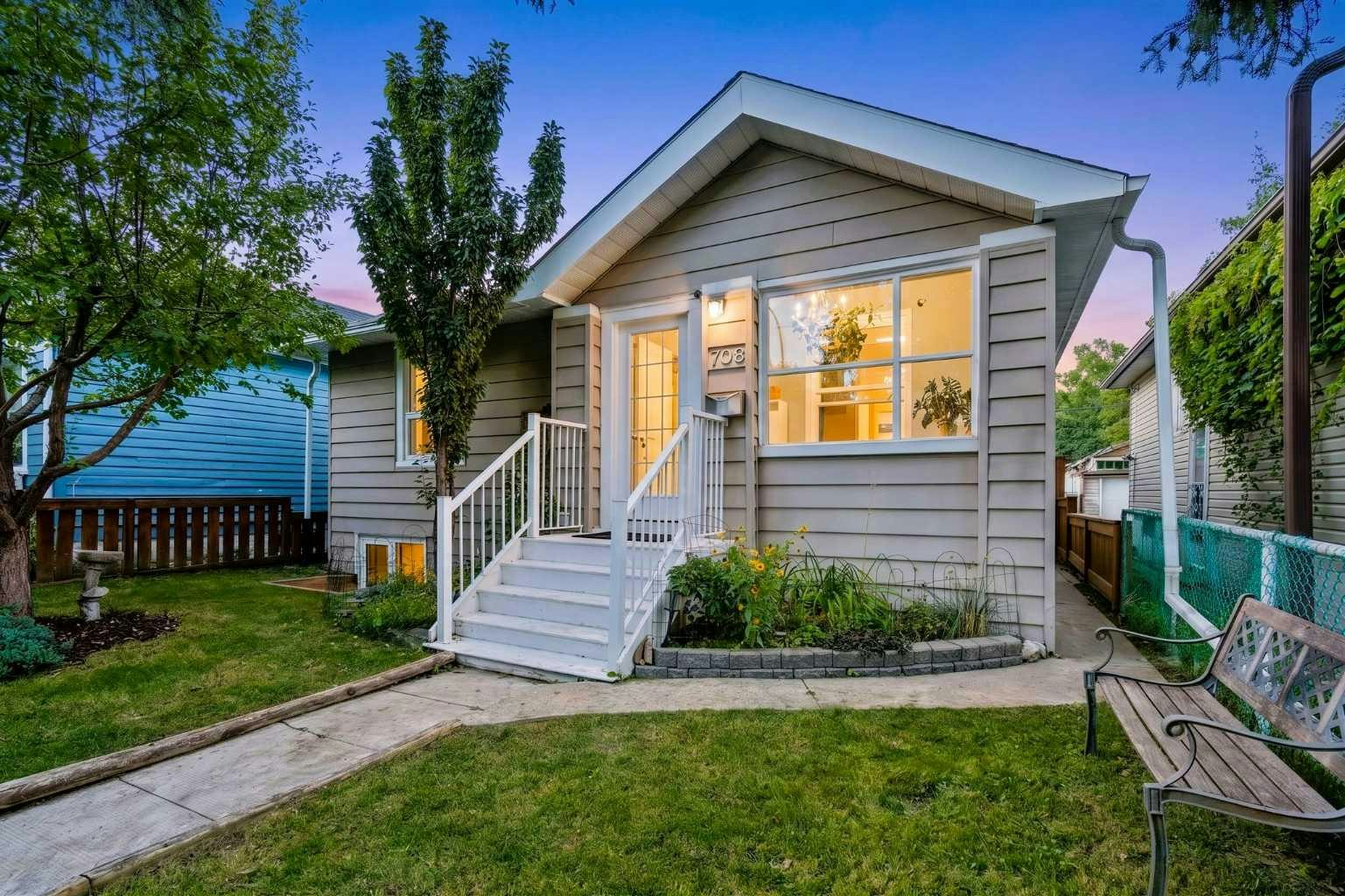 708 18 Avenue NW, Calgary, AB, T2M 0V1