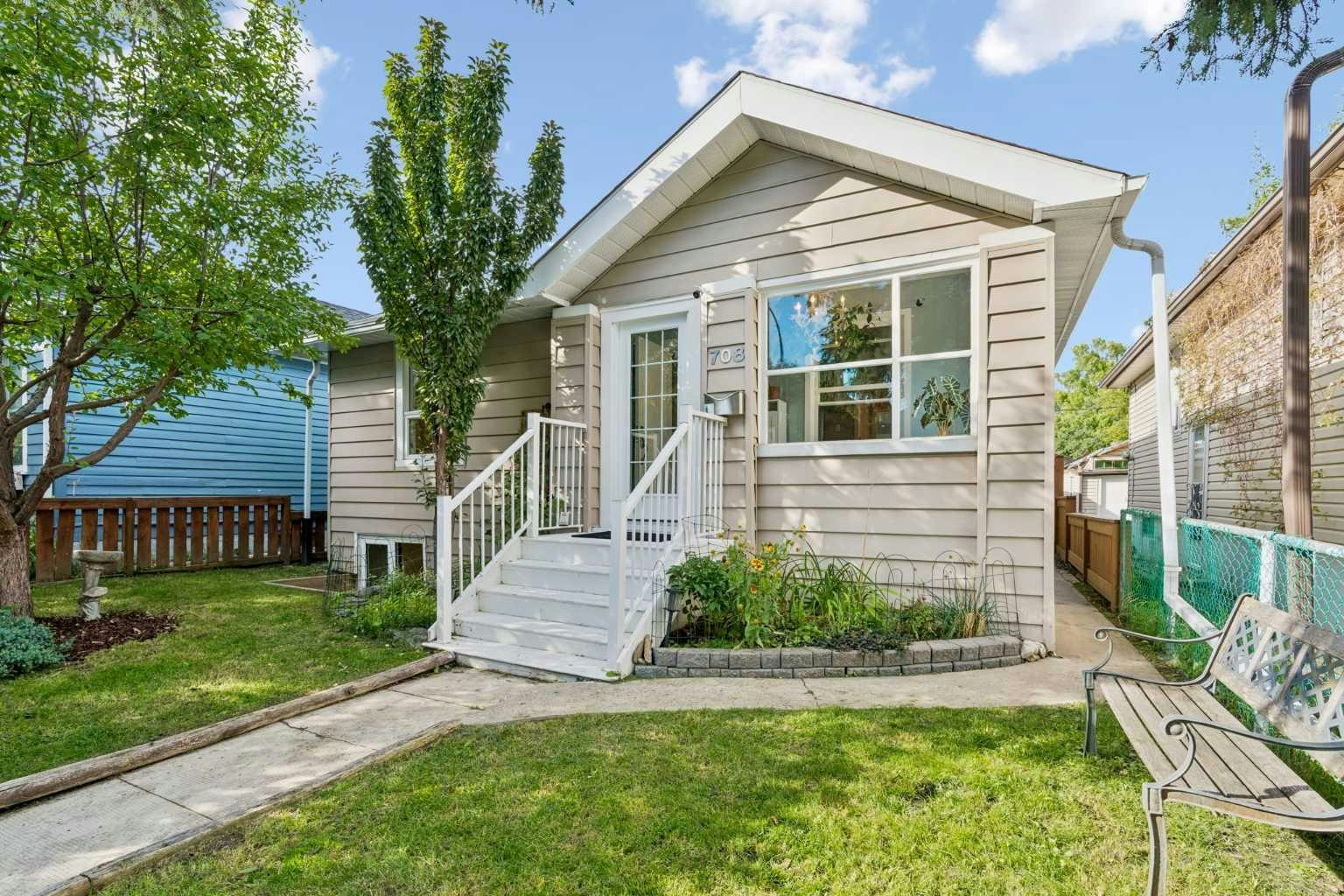 708 18 Avenue NW, Calgary, AB, T2M 0V1