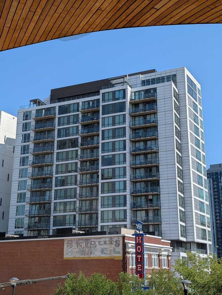909-450 8 Avenue SE, Calgary, AB, T2G 1T2