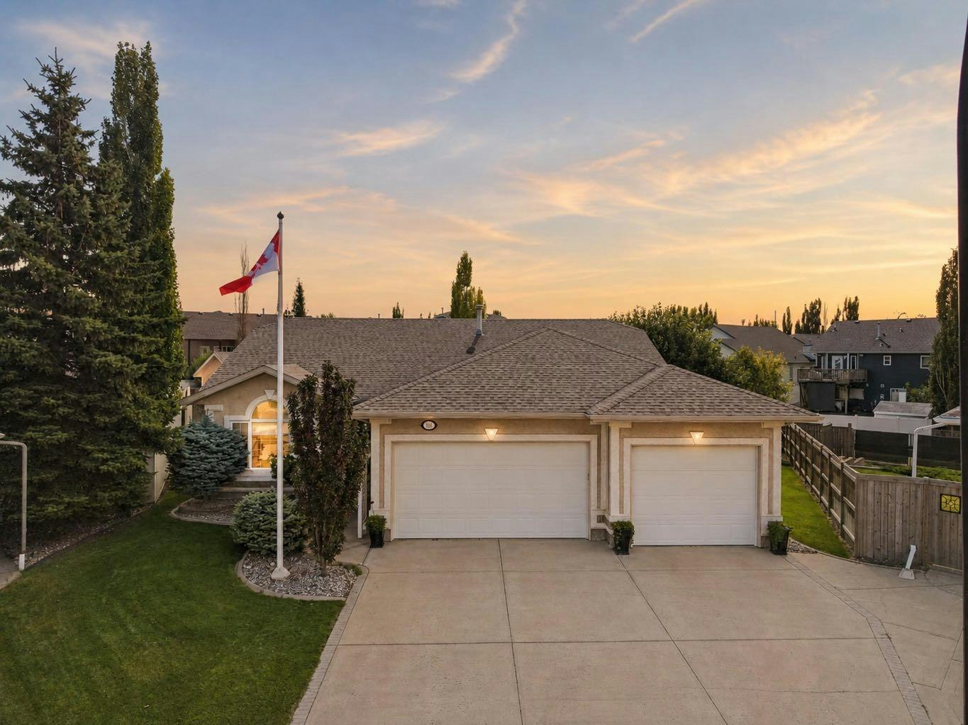 112 Ammeter Close, Red Deer, AB, T4R 2Y5