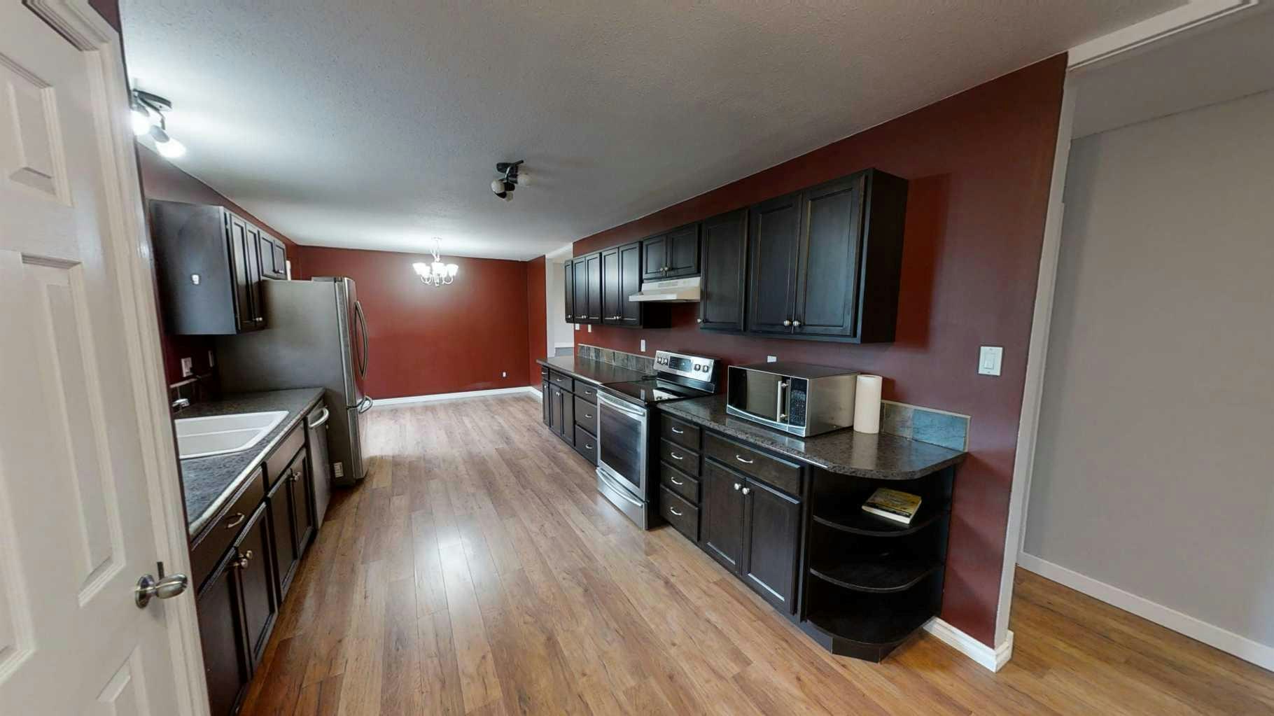 9218 104 Avenue, Grande Prairie, AB, T8V 3W6 - 6