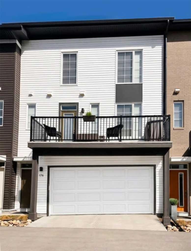 176 Walgrove Common SE, Calgary, AB, T2X 4C2