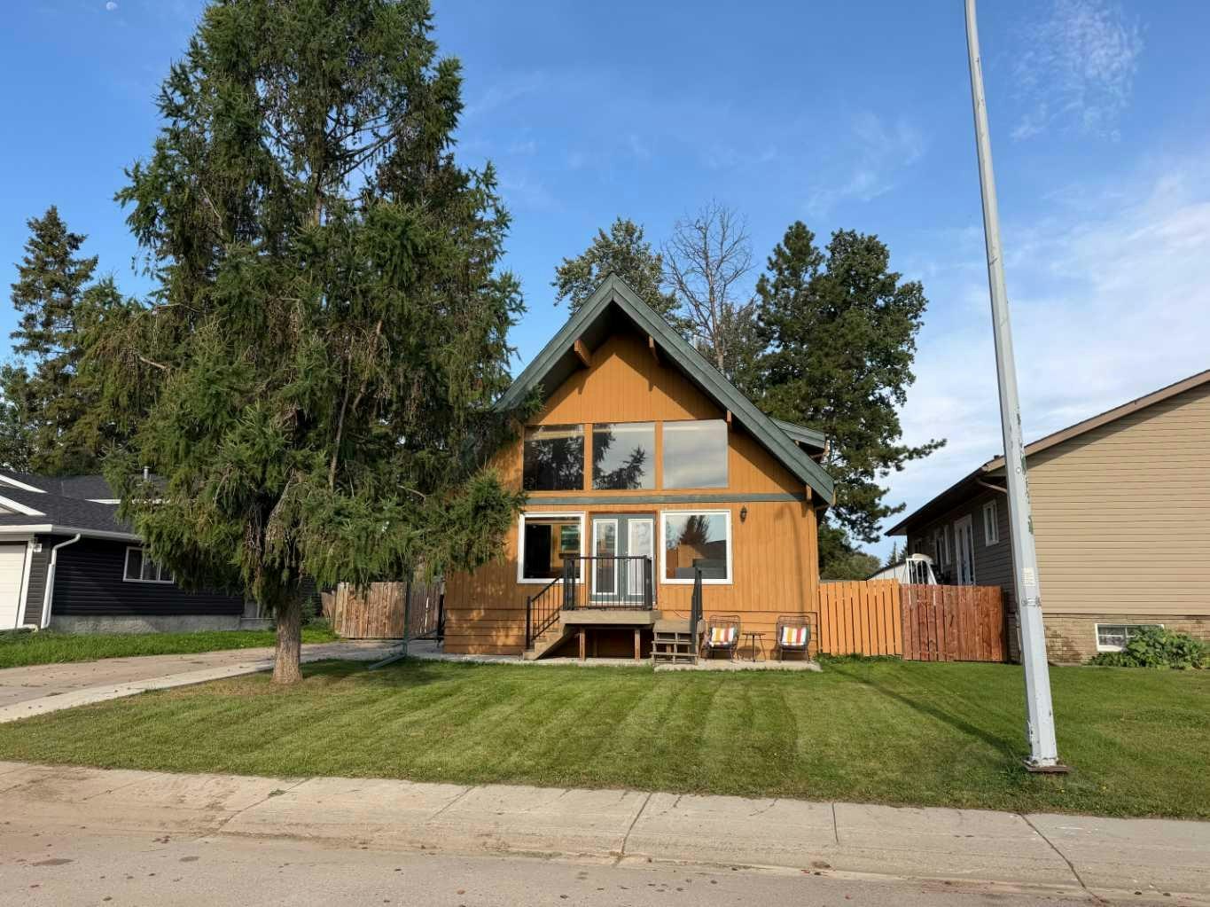 1104 10 Street SE, Slave Lake, AB, T0G 2A3