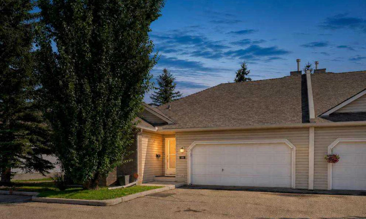 113 Mt Douglas Villas SE