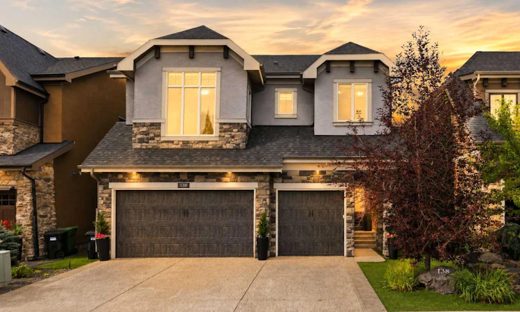 138 Ascot Crescent SW