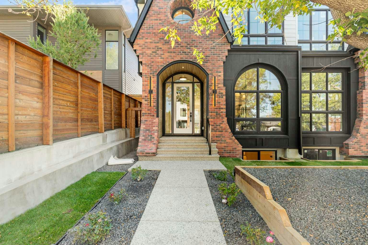 2813 35 Street SW, Calgary, AB, T3E 2Y4