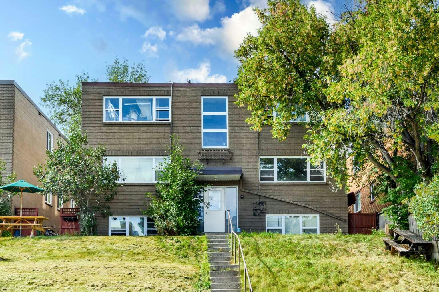 1-2311 17a Street SW, Calgary, AB, T2T 4S3