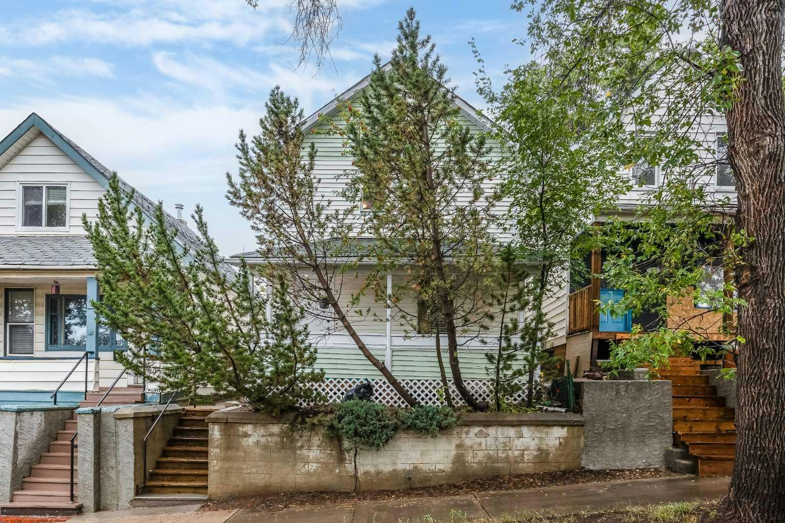 319 4 Street SE, Medicine Hat, AB, T1A 0K3