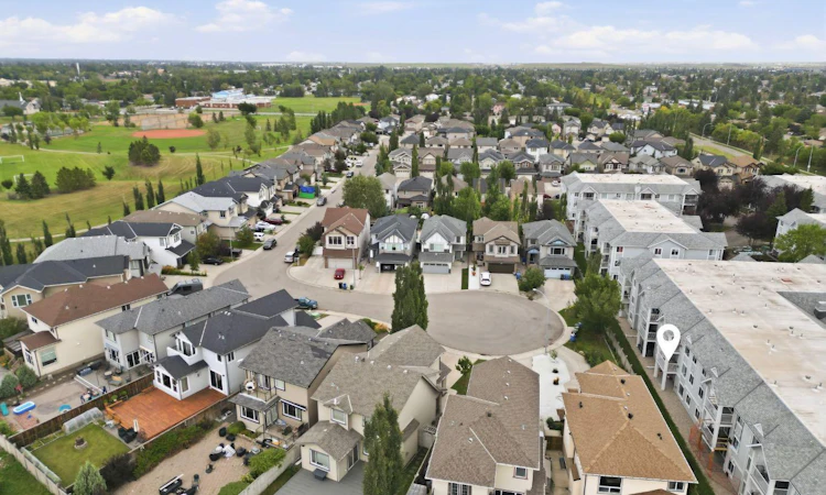 208-3208 Valleyview Park SE
