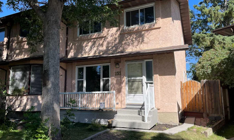 252 Templeview Way NE