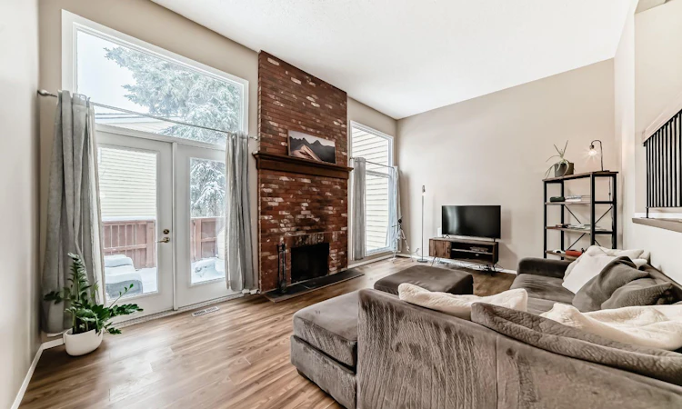 407 Point Mckay Garden NW