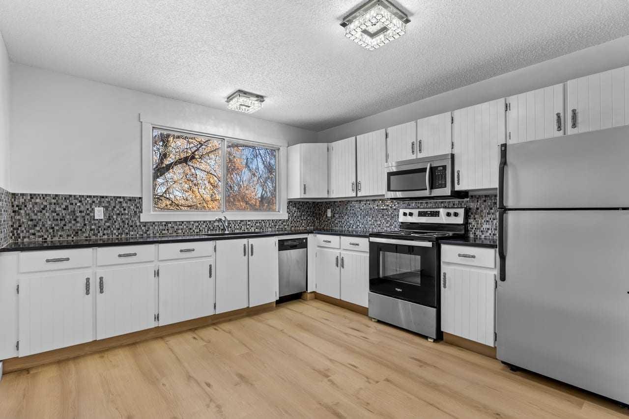 7006A Bowness Road NW, Calgary, AB, T3B 0G4