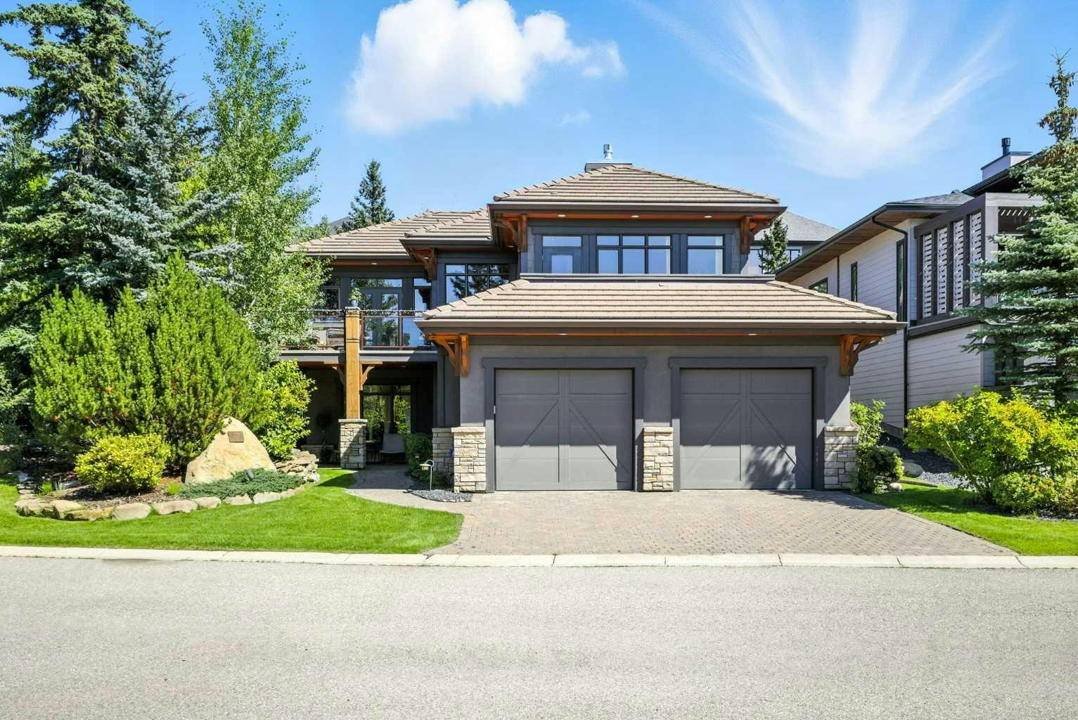 16 Spring Valley Lane SW, Calgary, AB, T3H 4V2