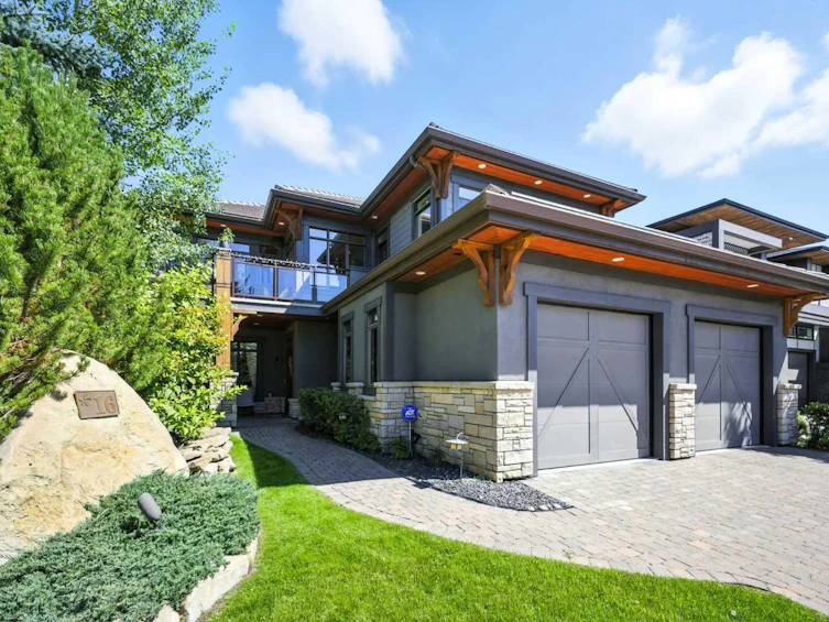 16 Spring Valley Lane SW, Calgary, AB, T3H 4V2 - 2